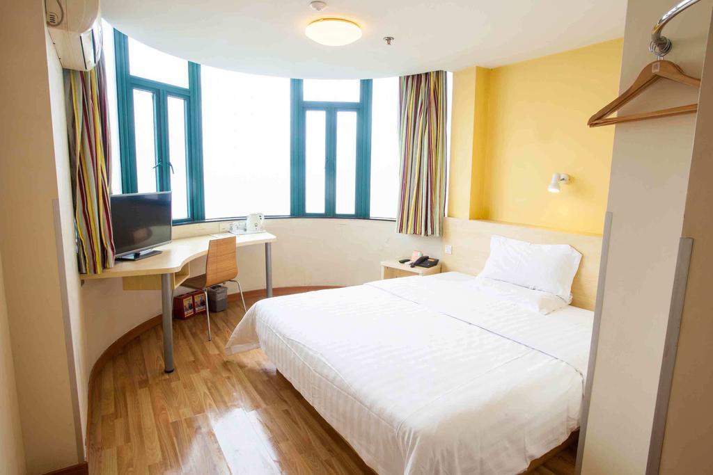 7Days Inn Luoyang Zhongzhou Road Hall Of Enlightened Rule Номер фото
