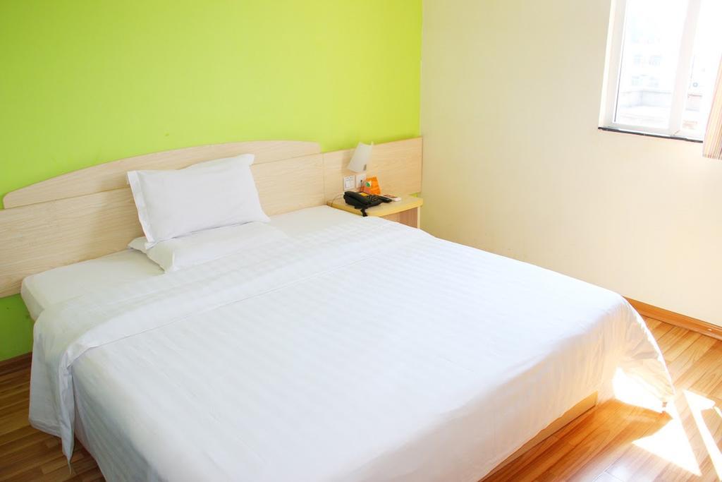 7Days Inn Luoyang Zhongzhou Road Hall Of Enlightened Rule Екстер'єр фото